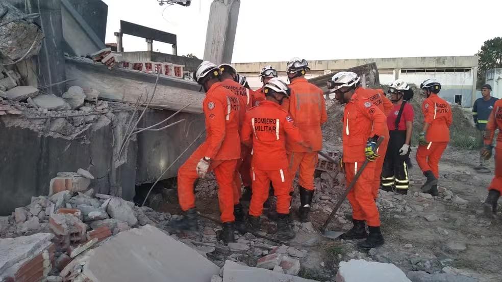 Desabamento de marquise em Pirajá deixa duas mulheres mortas e três pessoas feridas em Salvador