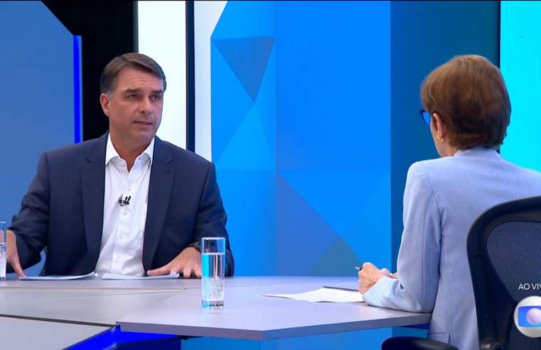 Entrevista de Flávio Bolsonaro à Globo provoca panelaços em SP e no Rio