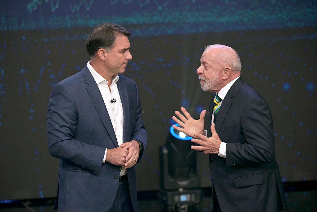Eleições 2026: últimas pesquisas mostram disputa apertada entre Lula e Flávio Bolsonaro antes do segundo turno