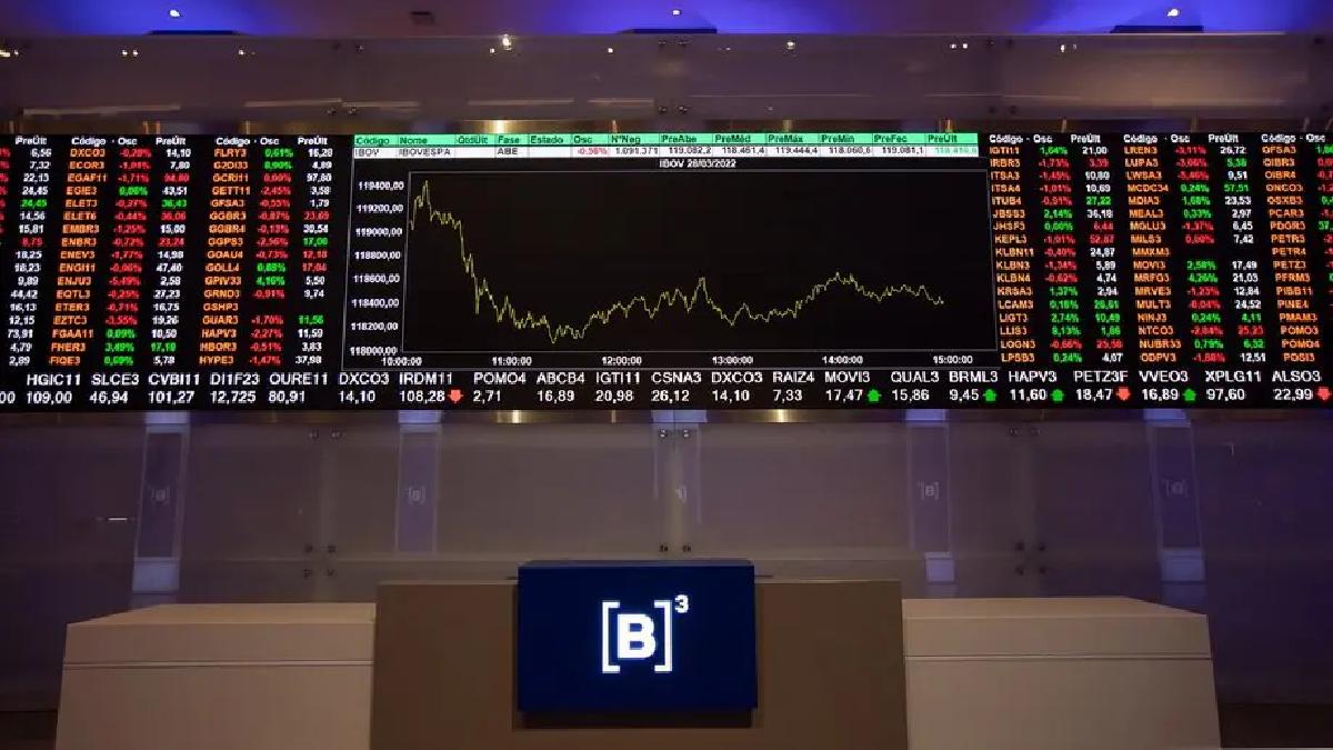 Dólar fecha abaixo de R$ 5 e Bolsa sobe no último pregão antes do segundo turno das eleições
