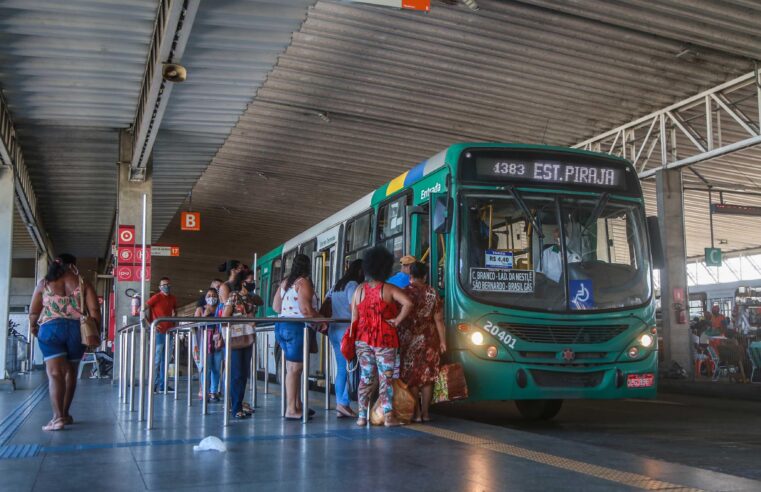 Ônibus do transporte público de Salvador, alvo de decisão do TRE-BA para restabelecimento integral da frota durante as eleições de 2026.