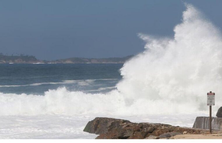 Marinha alerta para ondas de até 2,5 metros no litoral de São Paulo e Rio de Janeiro