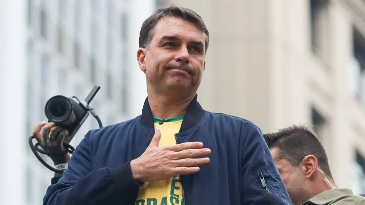 Propaganda Muda: Falha Técnica Tira o Som do Programa de Flávio Bolsonaro na TV