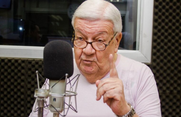 Aos 92 anos, José Ataíde mantém viva a tradição do rádio esportivo baiano