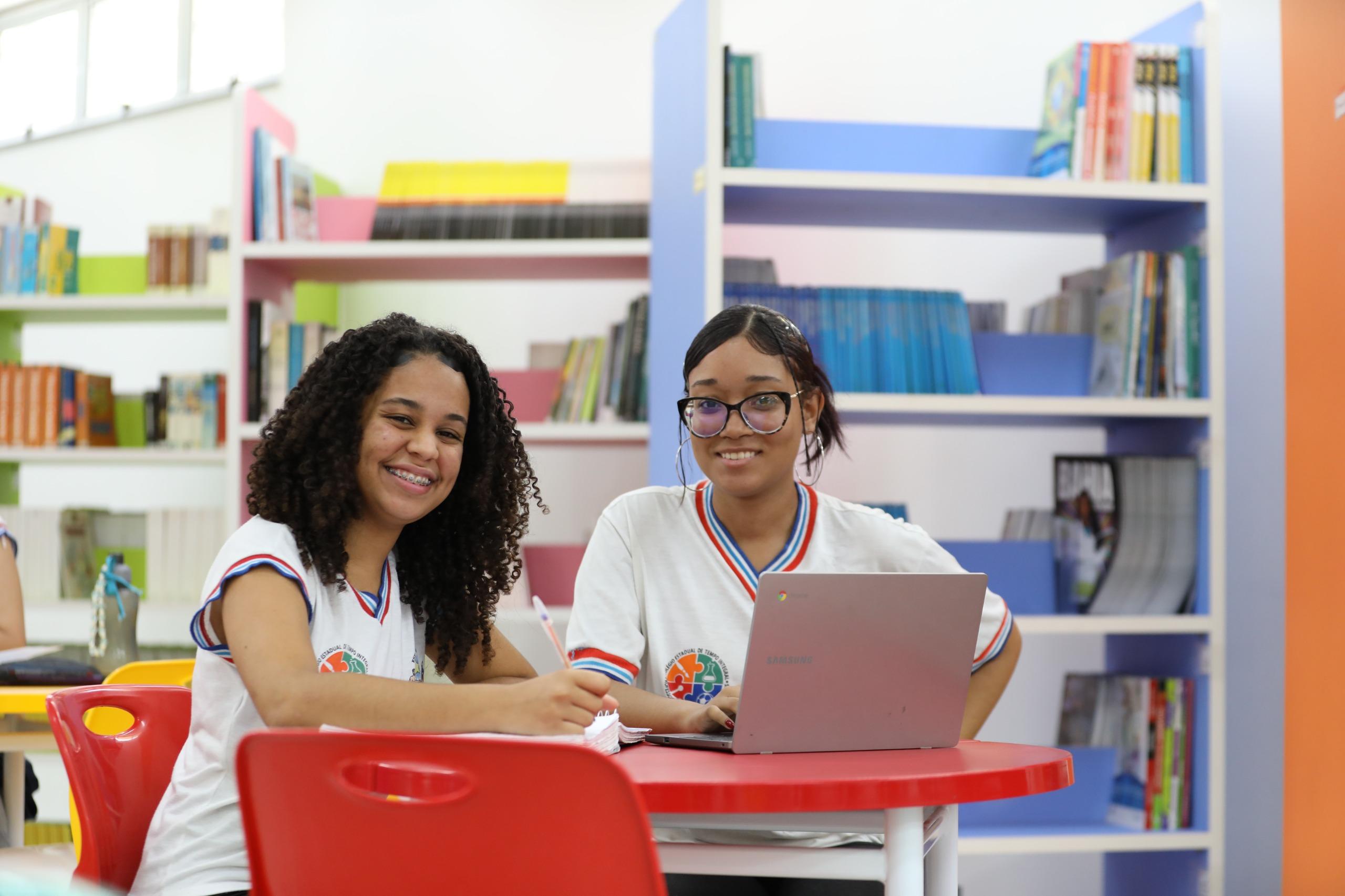 O futuro começa nas oportunidades: por que investir nos jovens transforma a sociedade?