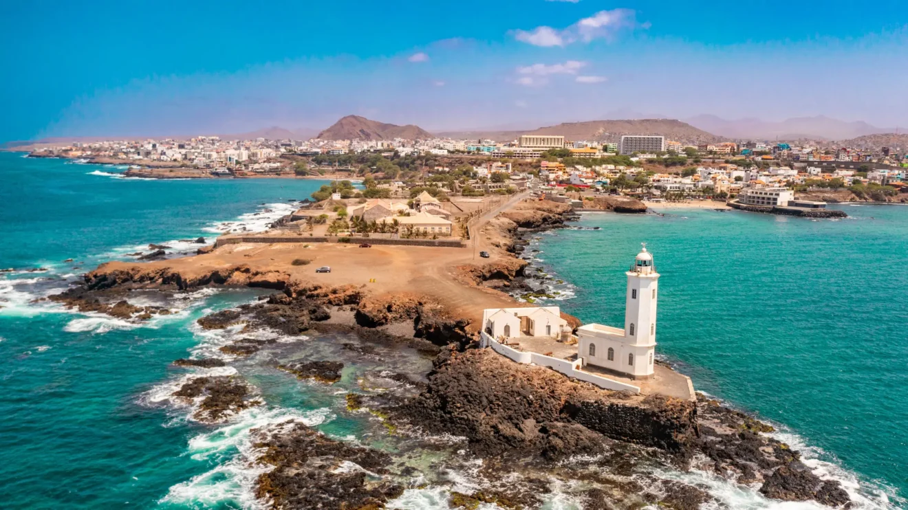 Turismo impulsiona economia de Cabo Verde e ajuda a explicar crescimento do país